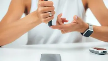 Hiperglikemia. Jakie są objawy przecukrzenia organizmu?